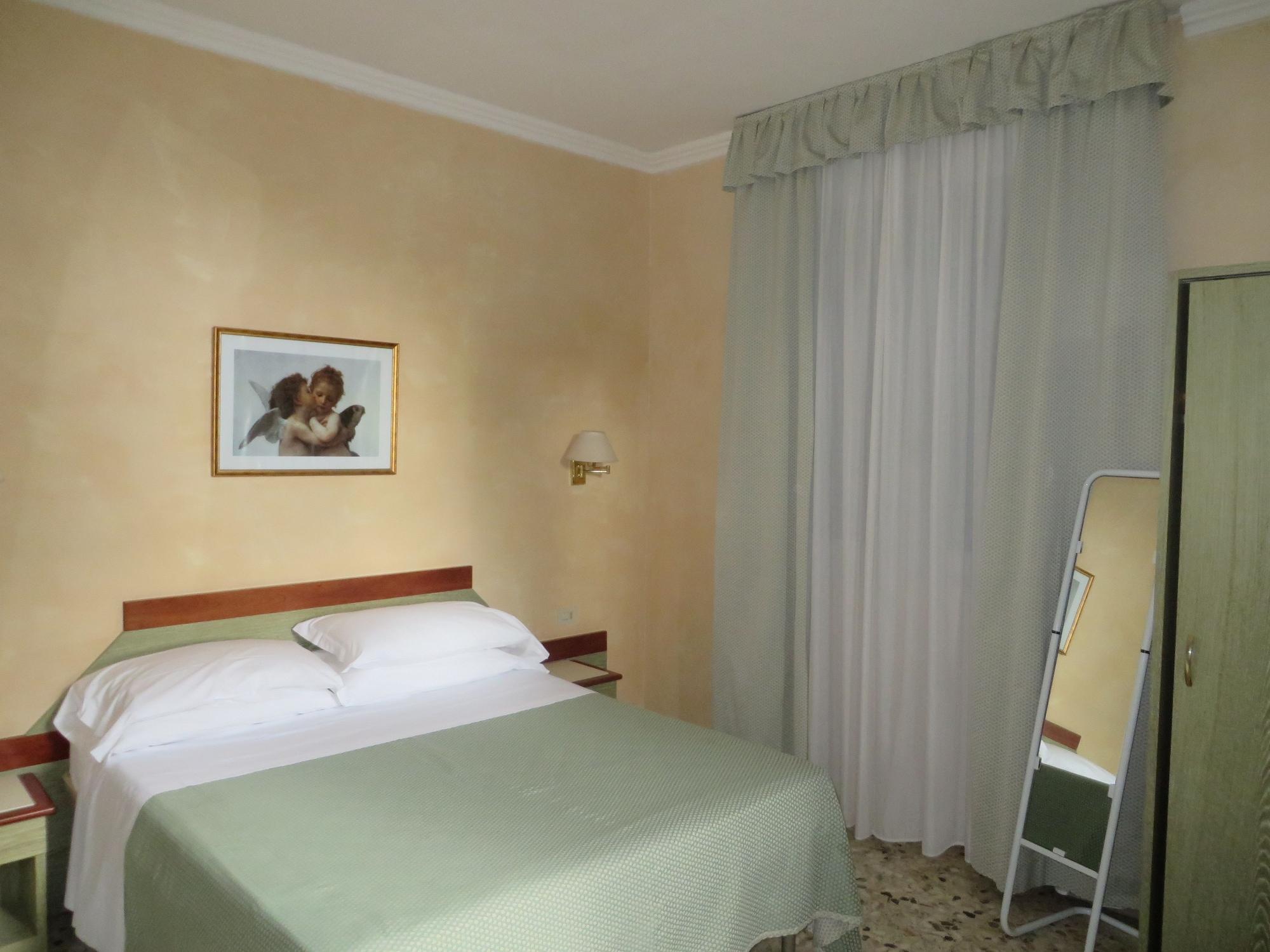 Hotel Villa Tiziana Marina di Pietrasanta Εξωτερικό φωτογραφία