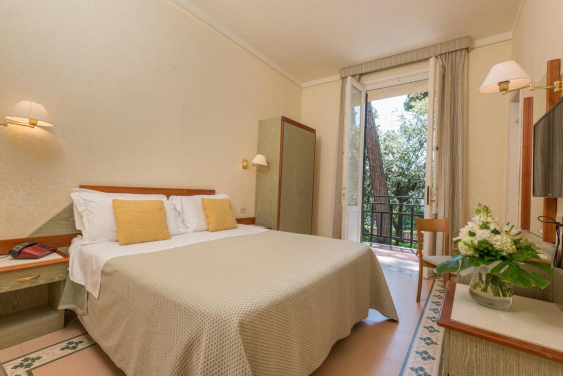 Hotel Villa Tiziana Marina di Pietrasanta Εξωτερικό φωτογραφία