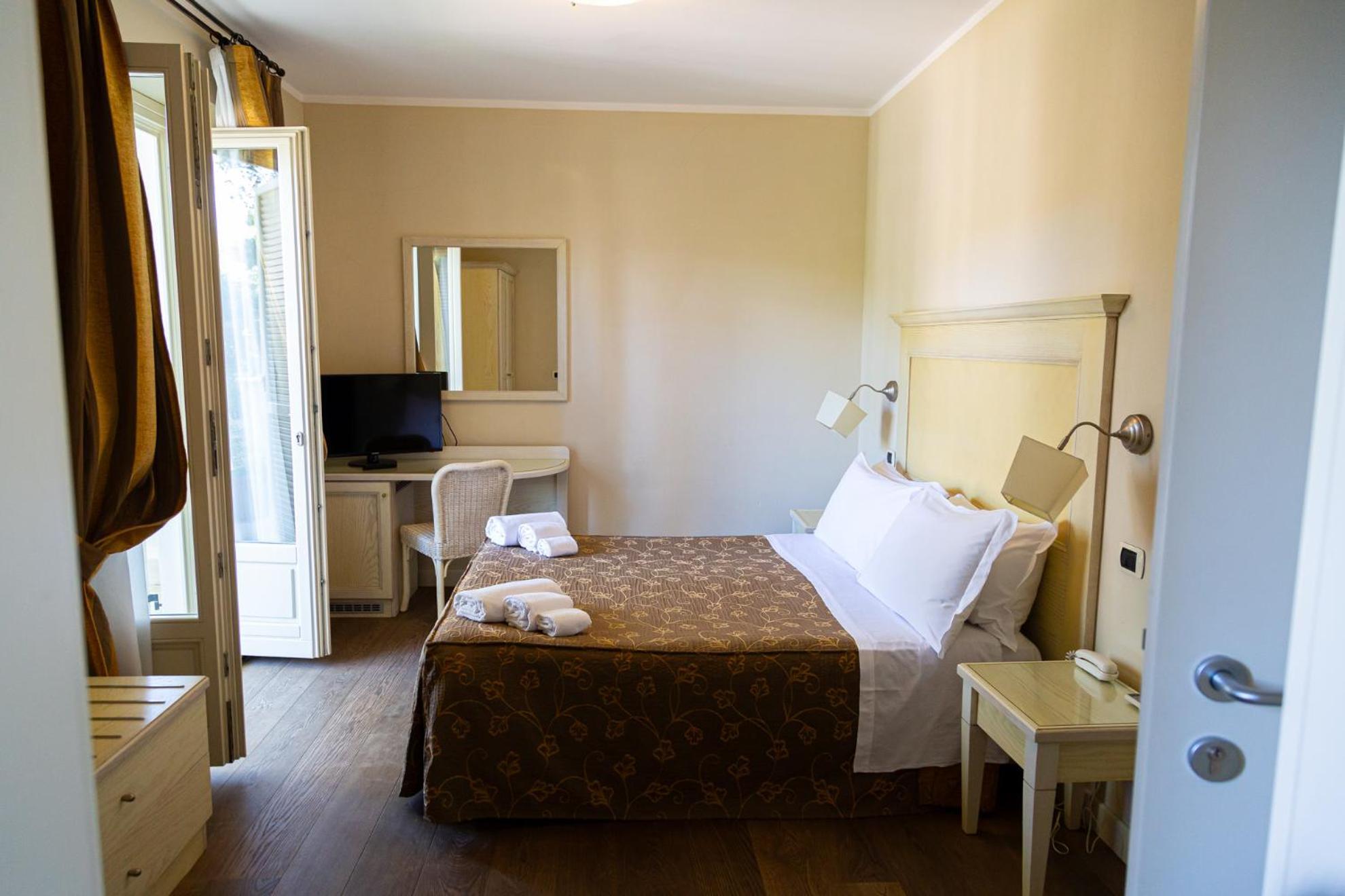 Hotel Villa Tiziana Marina di Pietrasanta Εξωτερικό φωτογραφία