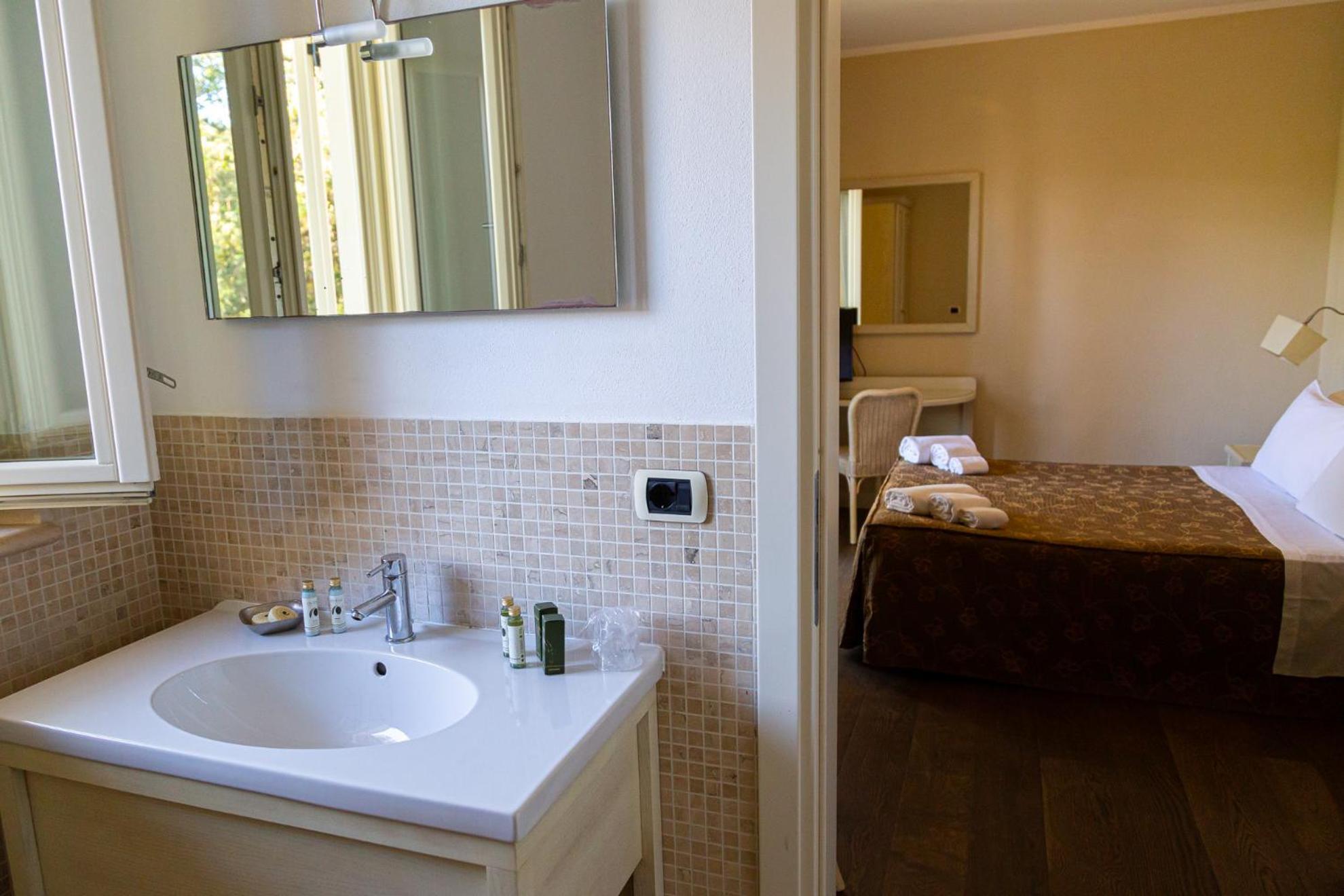 Hotel Villa Tiziana Marina di Pietrasanta Εξωτερικό φωτογραφία