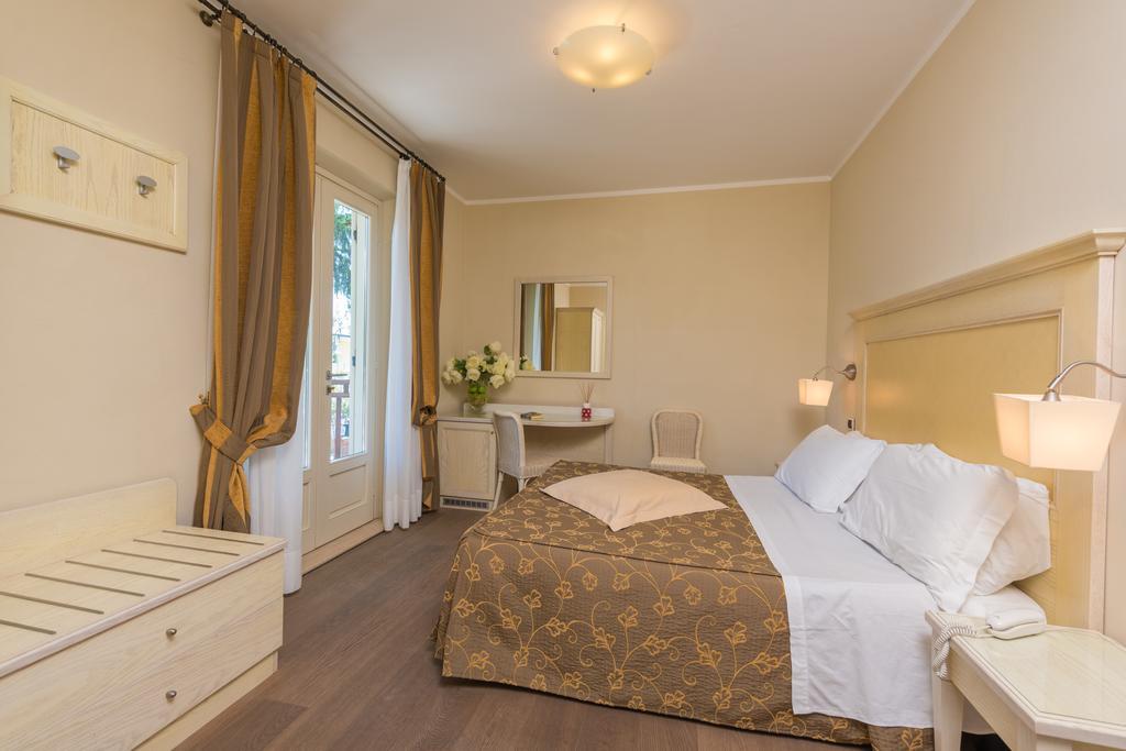 Hotel Villa Tiziana Marina di Pietrasanta Εξωτερικό φωτογραφία