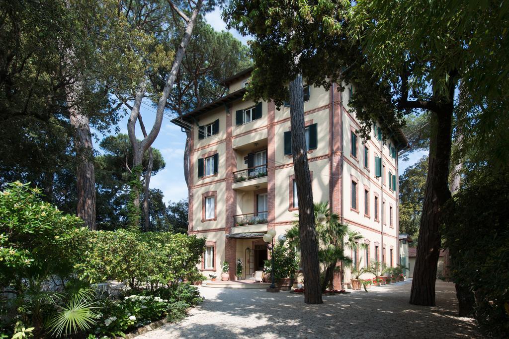 Hotel Villa Tiziana Marina di Pietrasanta Εξωτερικό φωτογραφία